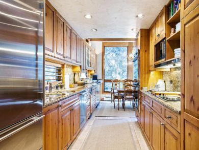 Vail vacation Home Sleeps Ten Guests.